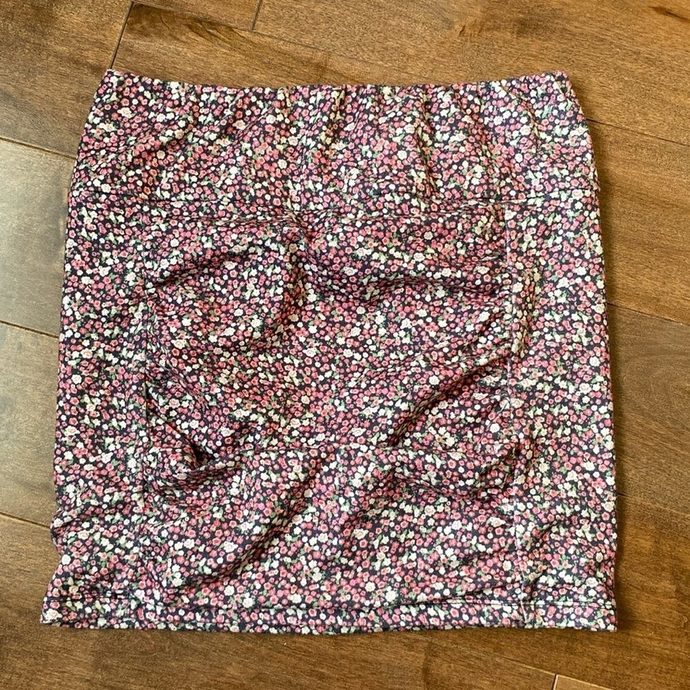 Floral mini skirt